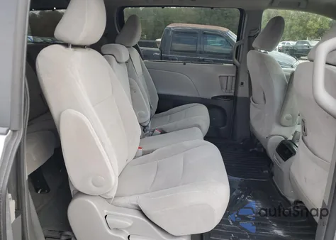 2015 Toyota Sienna Le z USA, uszkodzony, nr VIN 5TDKK3DCXFS620210